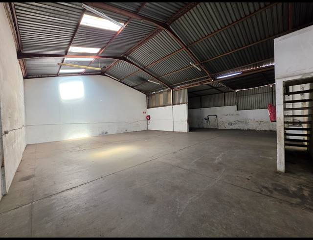 264M² FACTORY TO LET IN ANDERBOLT